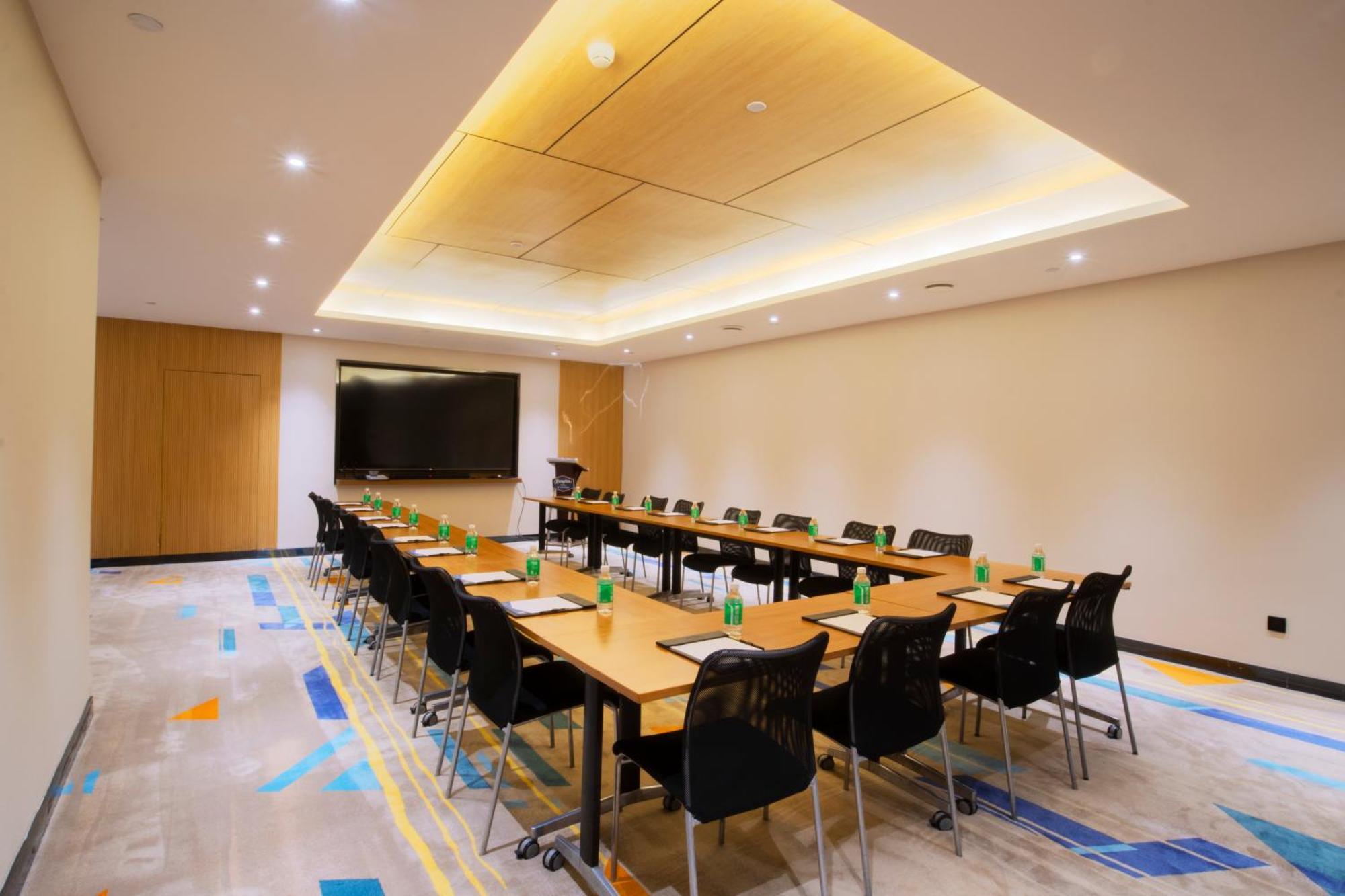 Hampton By Hilton Guangzhou Zhujiang New Town - Free Shuttle Bus To Canton Fair Exterior foto